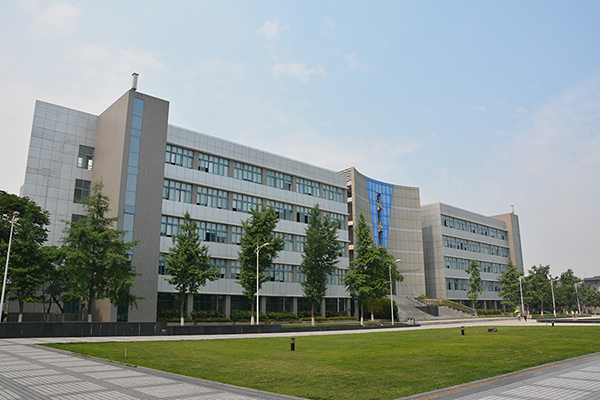 贵阳轨道交通学校