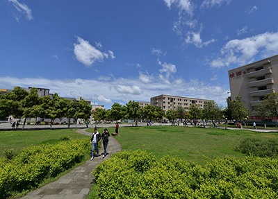 达县师范高等专科学校镇泰教学楼