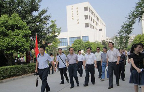 学校领导