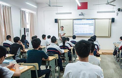 学生上课 