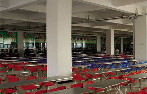 学校食堂