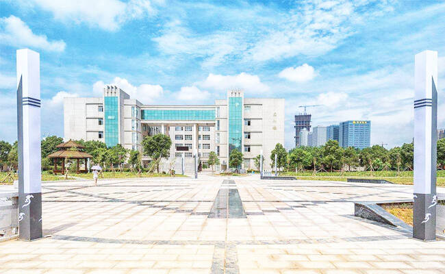成都市现代职业技术学校好不好