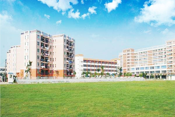 成都铁路技术学校环境如何