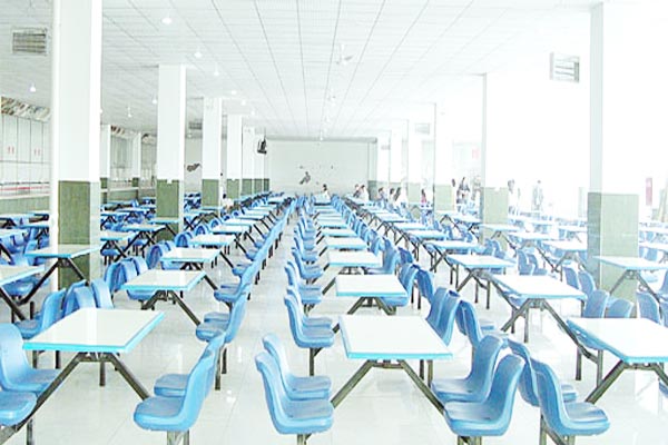 四川航天技师学院食堂环境