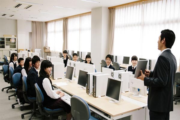 成都郫县希望职业学校那些专业