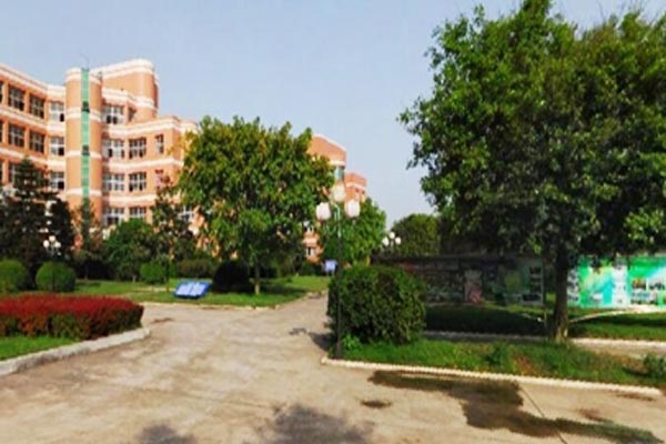四川省南充卫生学校