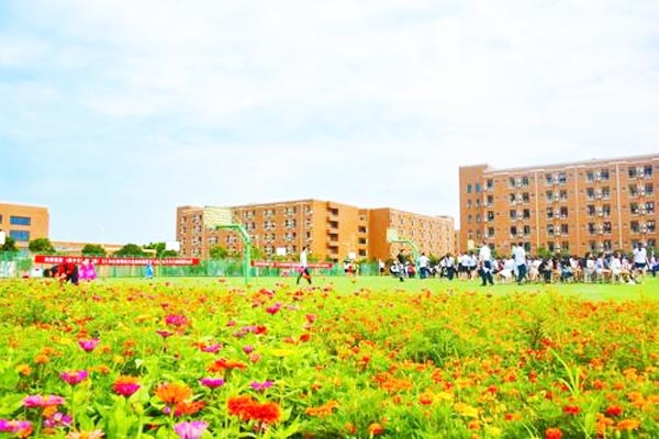 成都五月花高级技工学校