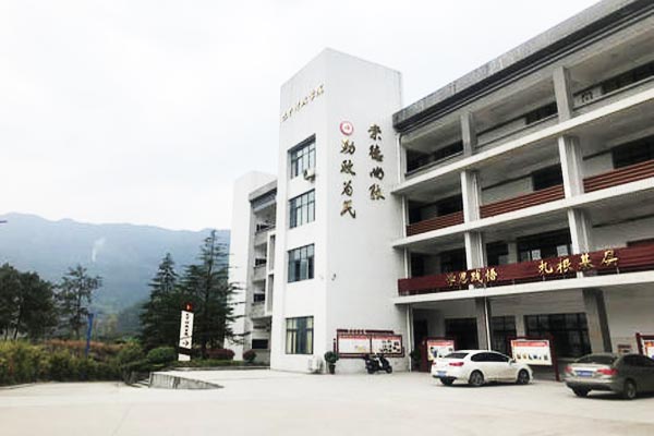 巴中市巴州区化成职业中学好不好