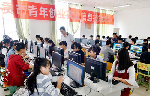 四川省盐业学校实训介绍：中式摆台技能比赛
