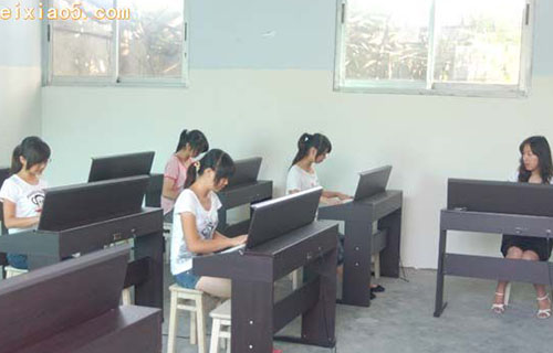 四川大学附设华西卫生学校音乐兴趣培养