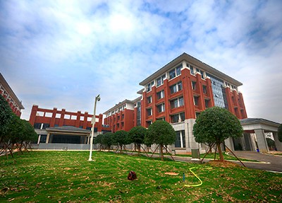 都江堰市技工学校教学楼