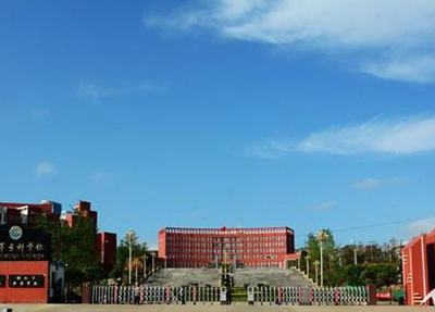 四川省生物科技学校学校蓝天