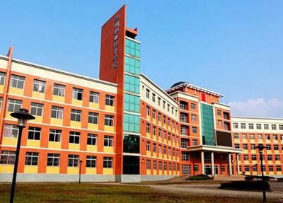 成都市机械高级技工学校学校大门