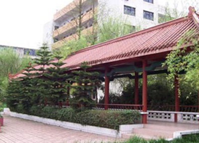 成都市机械高级技工学校走廊凉亭