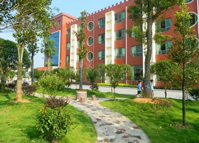 宜宾卫生学校校园一角