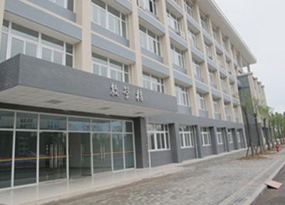 平昌鹰才职业技术学校教学楼