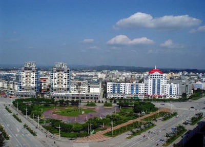 四川省江油市职业中学校学校外广场