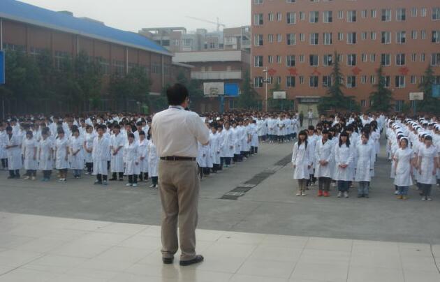 泸州市中等卫生职业学校教学活动
