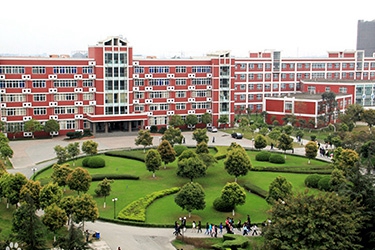 文山州卫生学校2025年报名一年多少学费