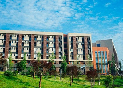 四川省甘孜卫生学校2025年学费多少