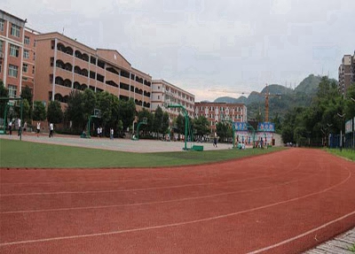 武汉江夏卫生学校2025年学费多少