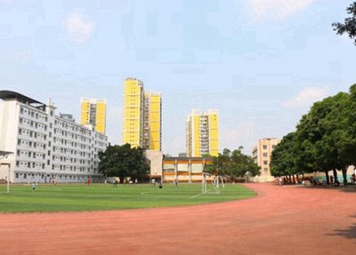 四川省人民医院护士学校2025年报名学费多少钱