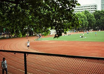 成都龙泉职业技术学校2024年学费多少